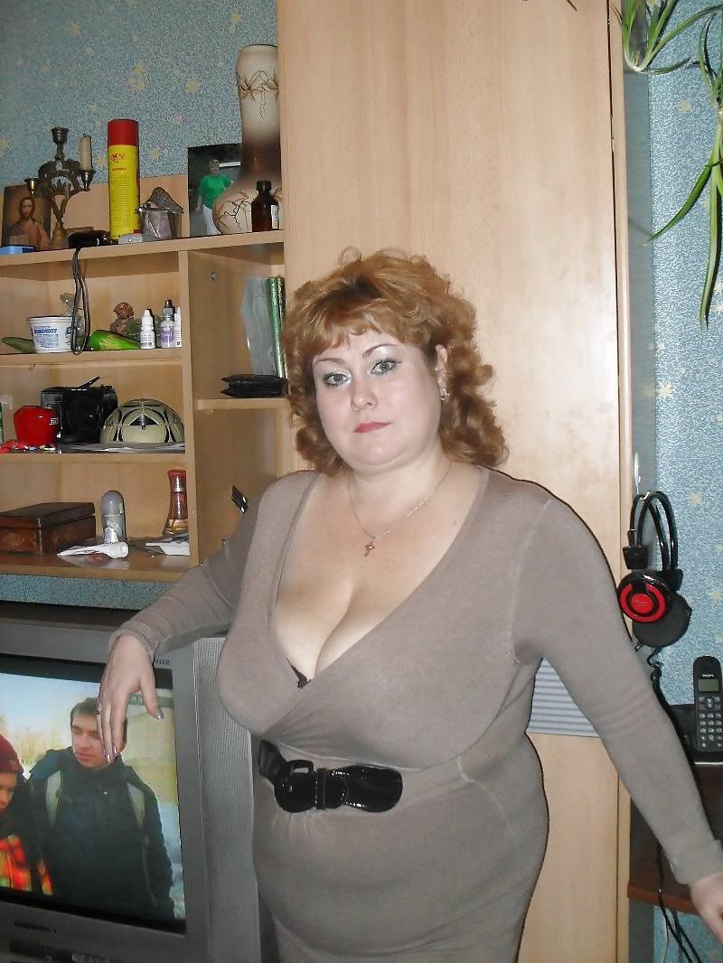 18P Busty Russian Woman 1587