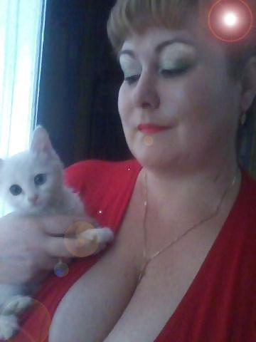 18P Busty Russian Woman 1587