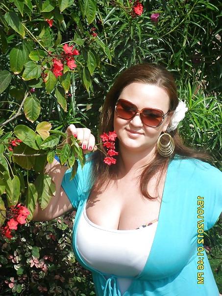 20P Busty Russian Woman 1580