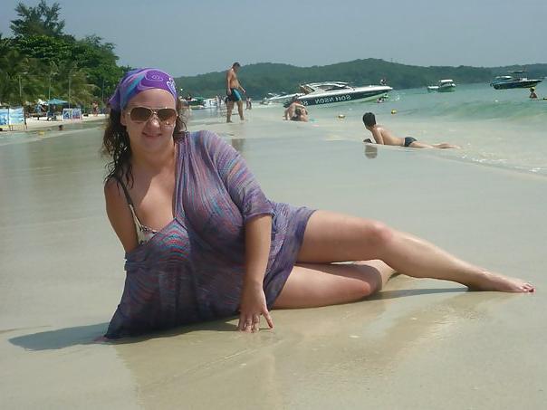 20P Busty Russian Woman 1580