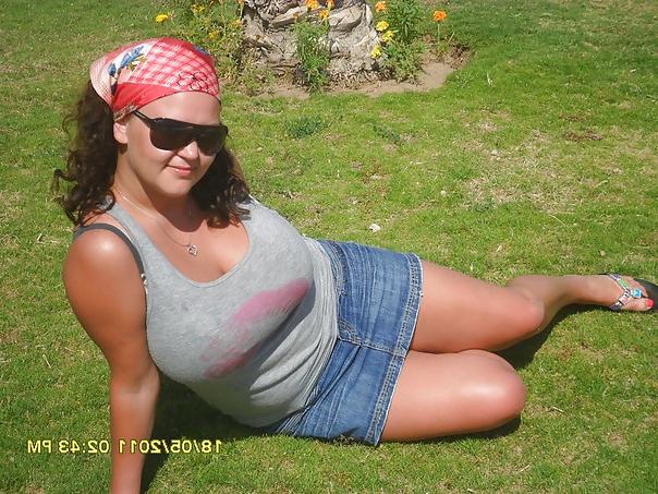 20P Busty Russian Woman 1580