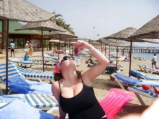 20P Busty Russian Woman 1580