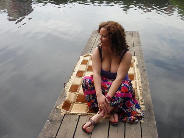 20P Busty Russian Woman 1580