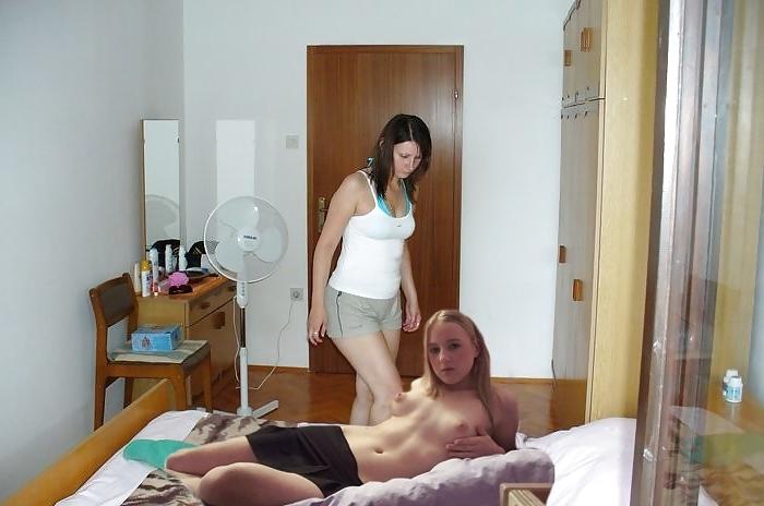 25P Mothers and young girls