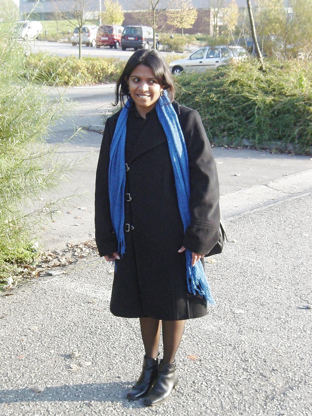 12P Desi Indian Milf Loves Exposing Herself Outdoors