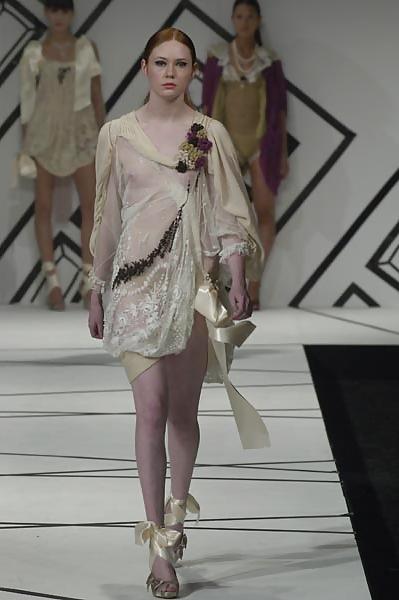 6P Karen Gillan See-Through Catwalk