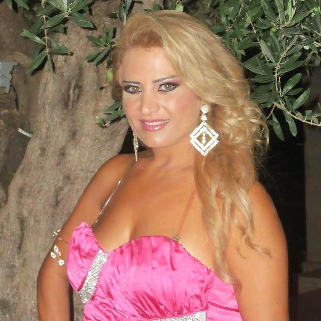 14P Arab Woman 233