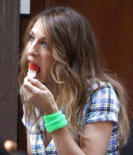 25P Celebs Eating Food 2