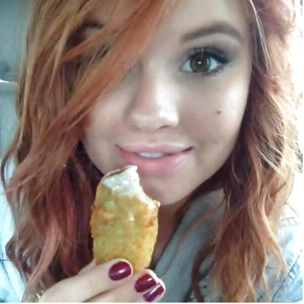 25P Celebs Eating Food 2