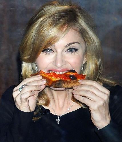 25P Celebs Eating Food 2