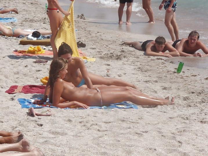 21P Sexy beach girls 