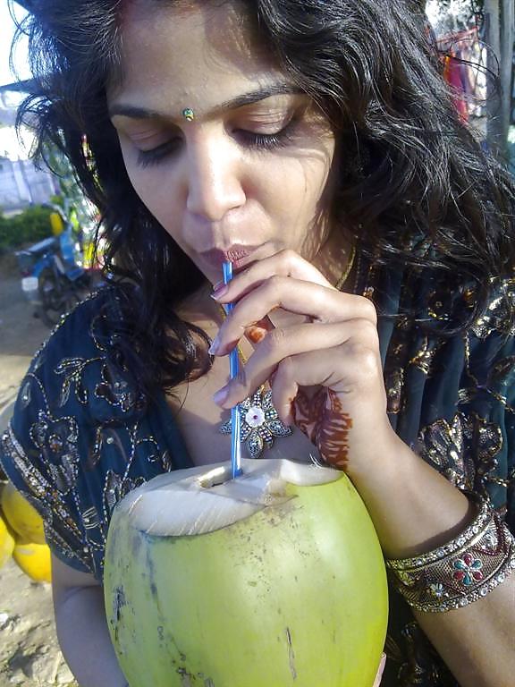 25P Sexy Indian Aunty