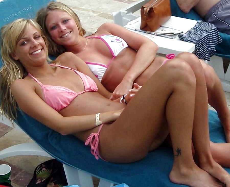 22P Amazing Amateur Lesbians