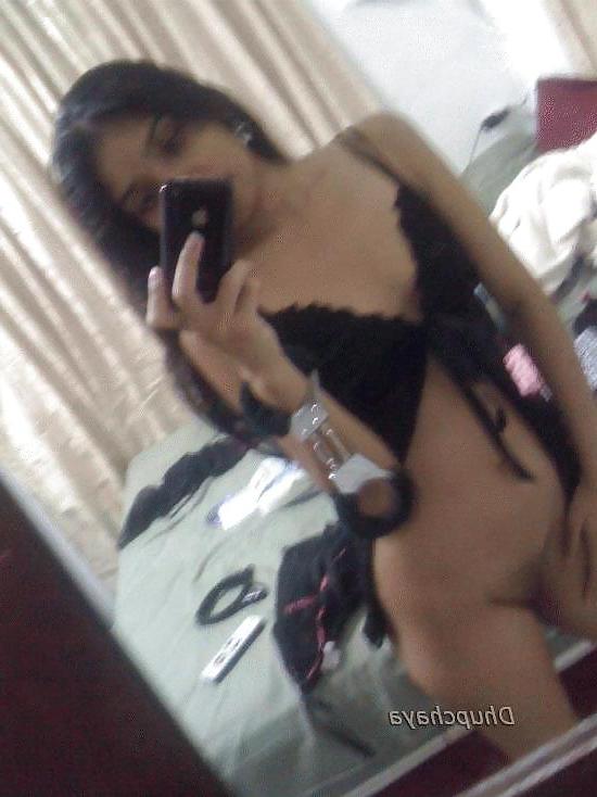 25P Desi Beautiful Bhabi Rasmi self  nu-de