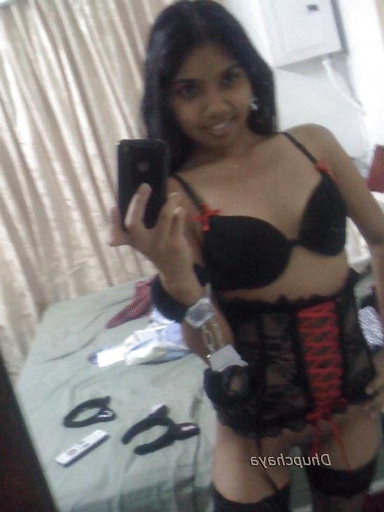 25P Desi Beautiful Bhabi Rasmi self  nu-de