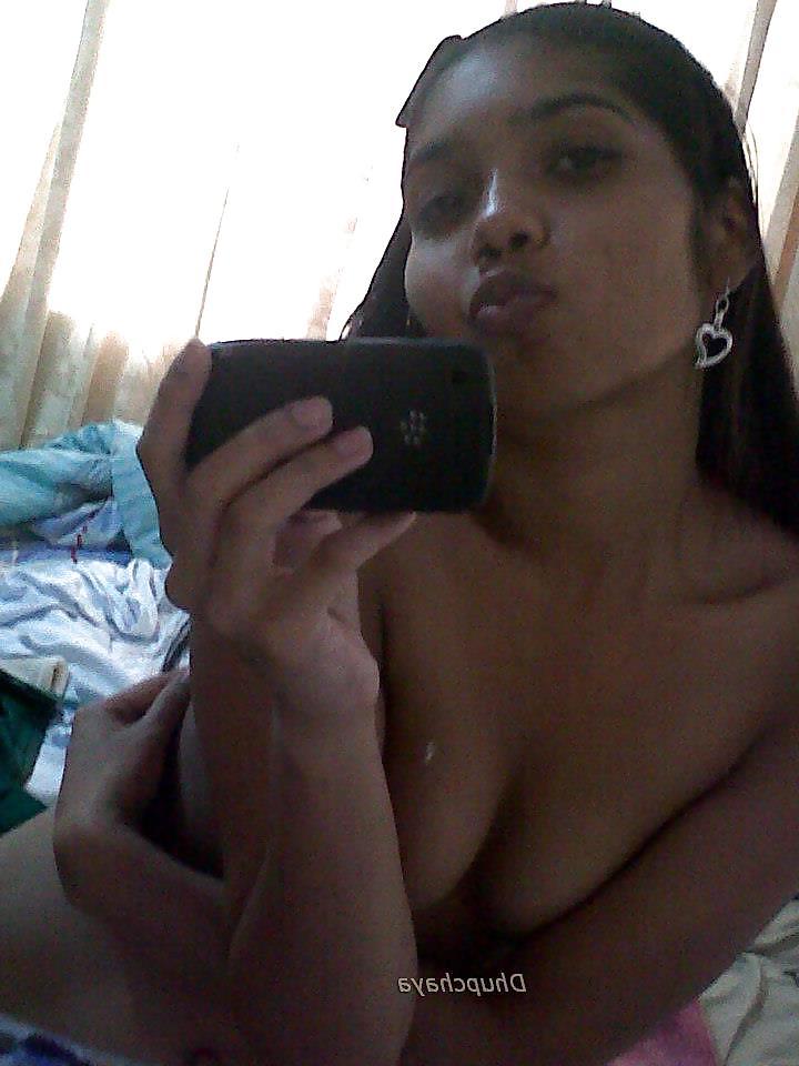 25P Desi Beautiful Bhabi Rasmi self  nu-de