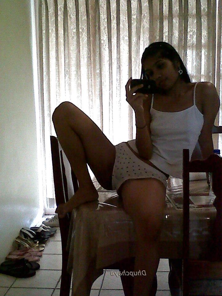 25P Desi Beautiful Bhabi Rasmi self  nu-de