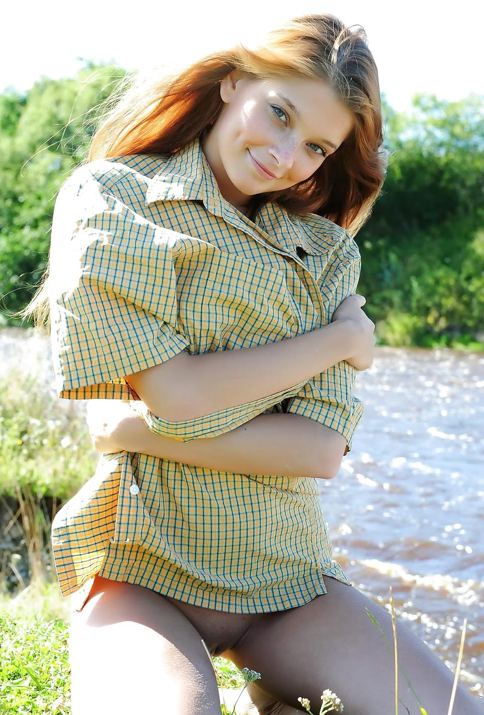 8P Blonde Beauty In The River