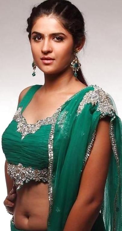 25P Desi galz in saree