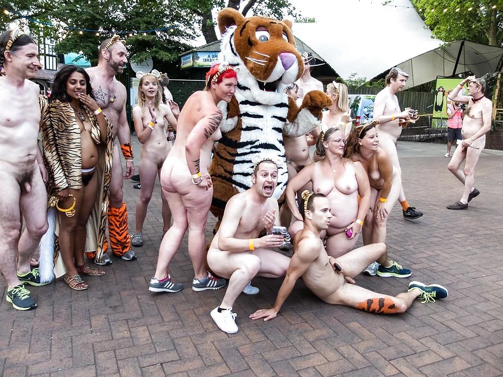 13P Naked run as protest 
