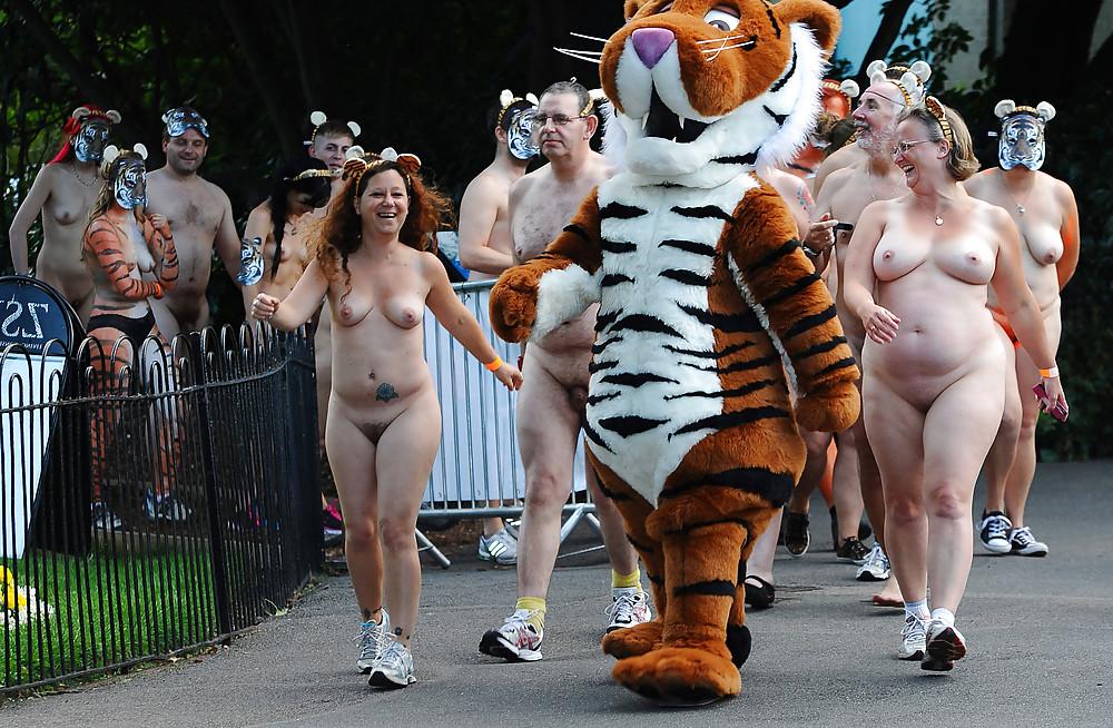 13P Naked run as protest 