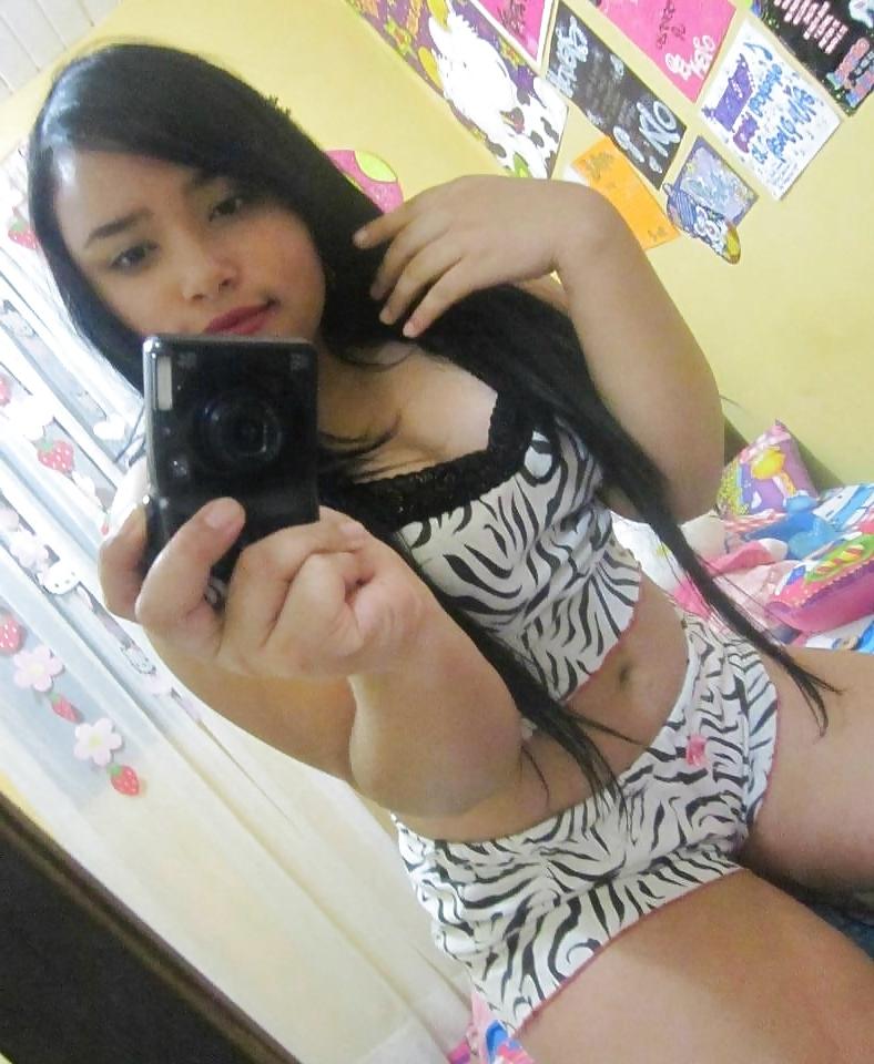 25P LATINAS CALIENTES EN SHORTS