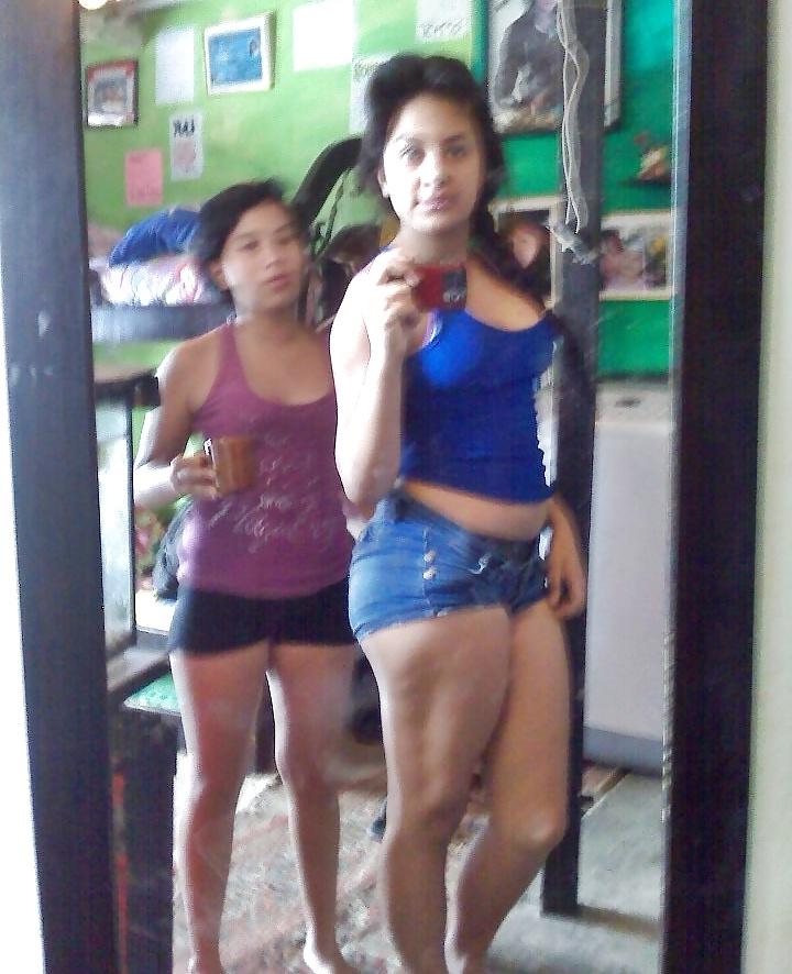 25P LATINAS CALIENTES EN SHORTS