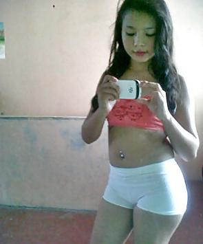 25P LATINAS CALIENTES EN SHORTS