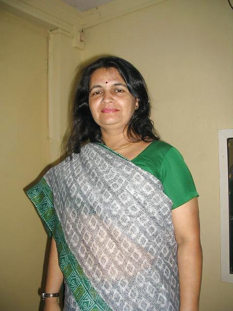 8P MATURE AUNTY-INDIAN DESI PORN SET 1.4