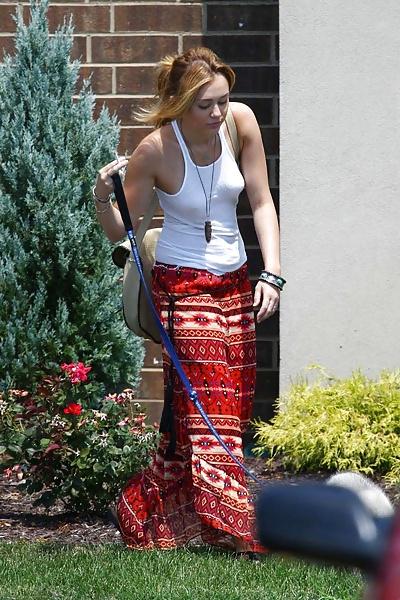 8P Miley Cyrus see thru & erect pokies