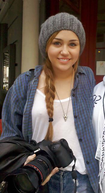 8P Miley Cyrus see thru & erect pokies