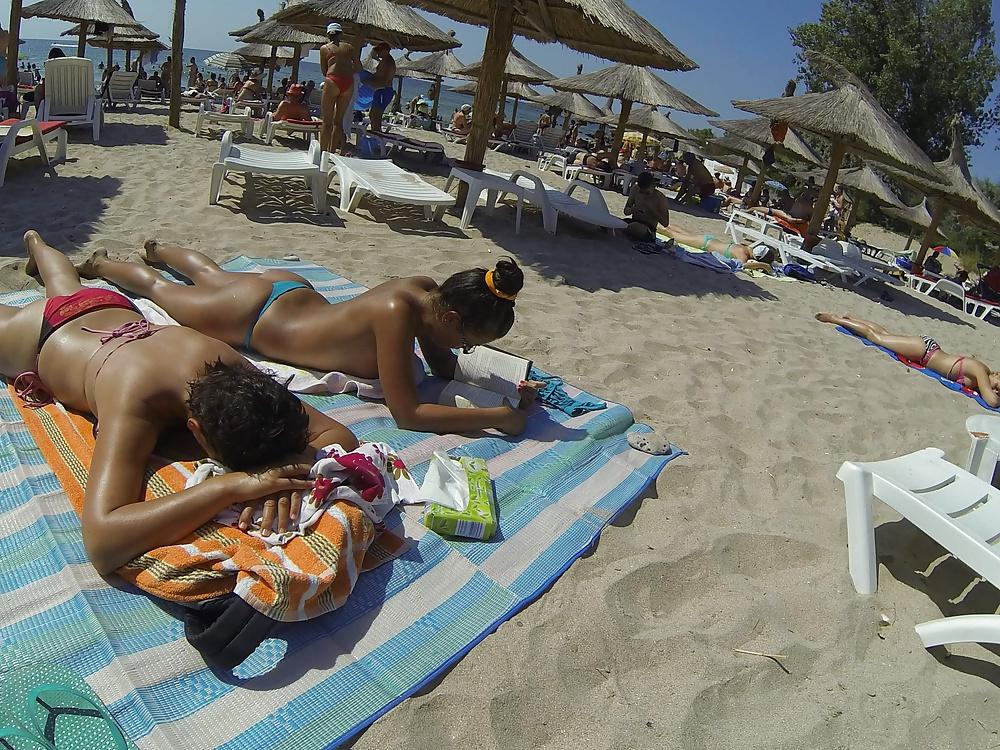 25P Great ass ever see summer beach! Comment