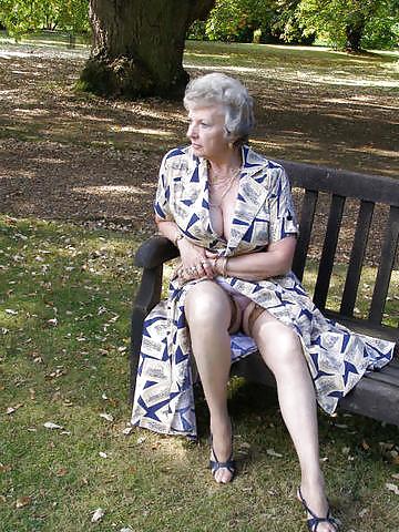 16P Sexy Granny
