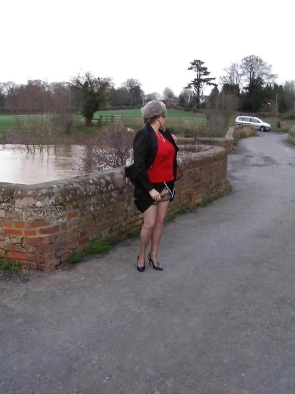 16P Sexy Granny