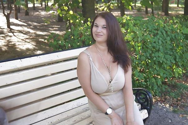 19P Busty Russian Woman 1624
