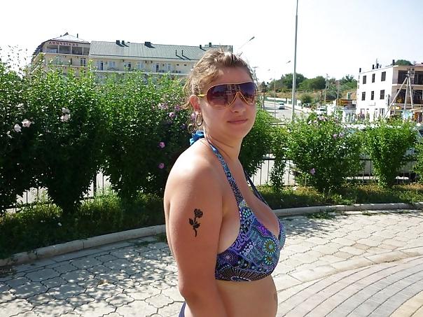 19P Busty Russian Woman 1624