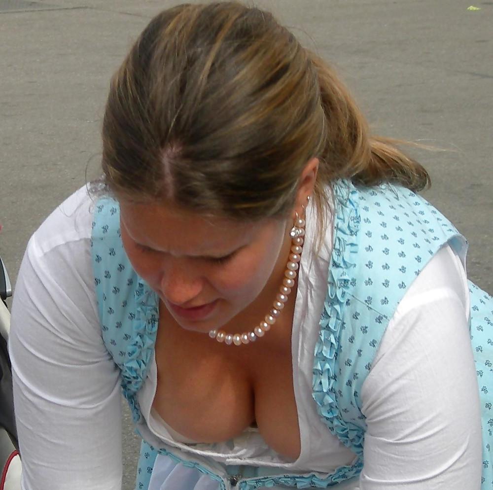 8P Downblouse show...