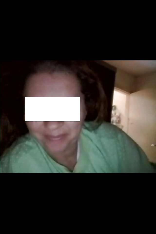 16P MATURE WOMAN SHOWN HER BODY BY CAM 