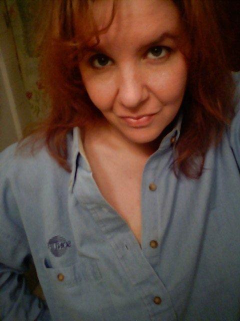 8P Big Red Head Woman from Illinois