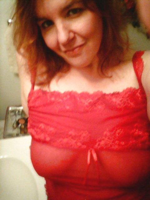 8P Big Red Head Woman from Illinois