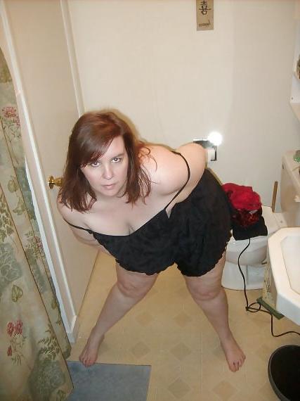 8P Big Red Head Woman from Illinois