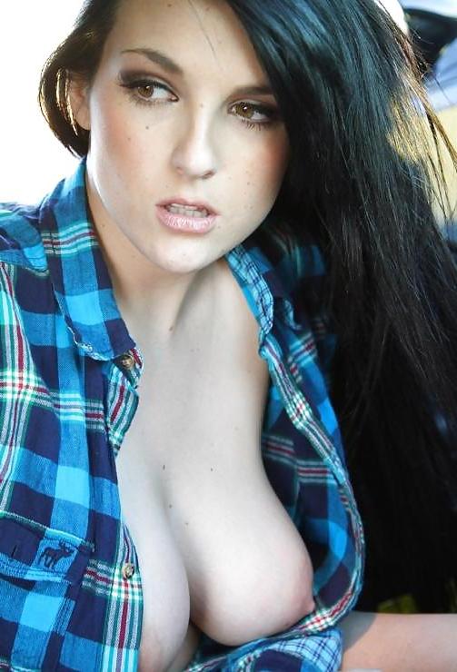 25P Nipples Slips Downblouse and Boobs