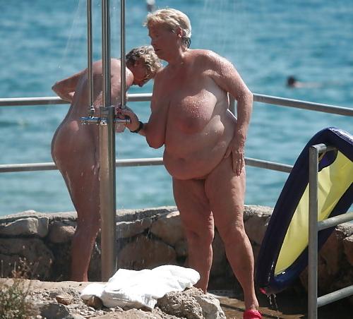 18P Old nudists