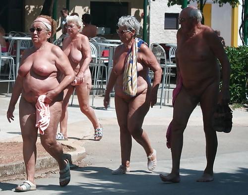 18P Old nudists