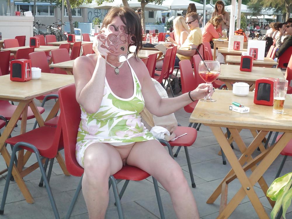 12P Oops upskirt