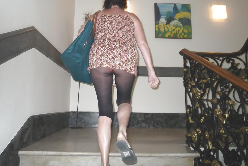 12P Oops upskirt