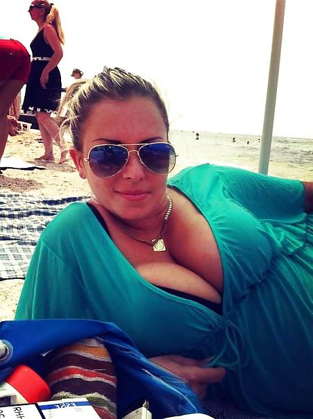 20P Busty Russian Woman 1651