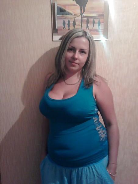 20P Busty Russian Woman 1651