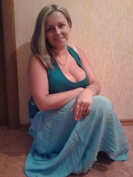 20P Busty Russian Woman 1651