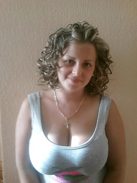 20P Busty Russian Woman 1651